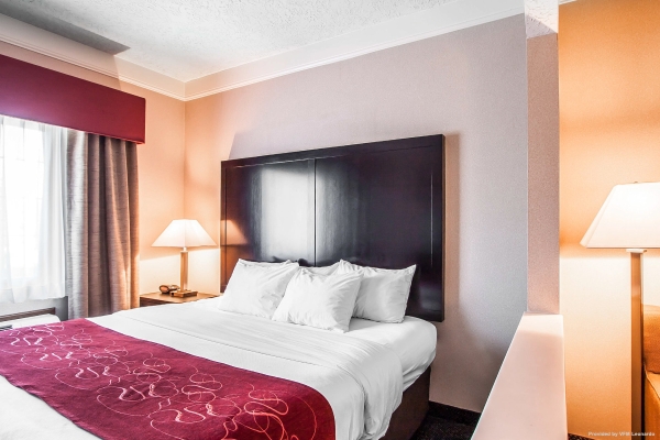 Hotel Comfort Suites (Clackamas)